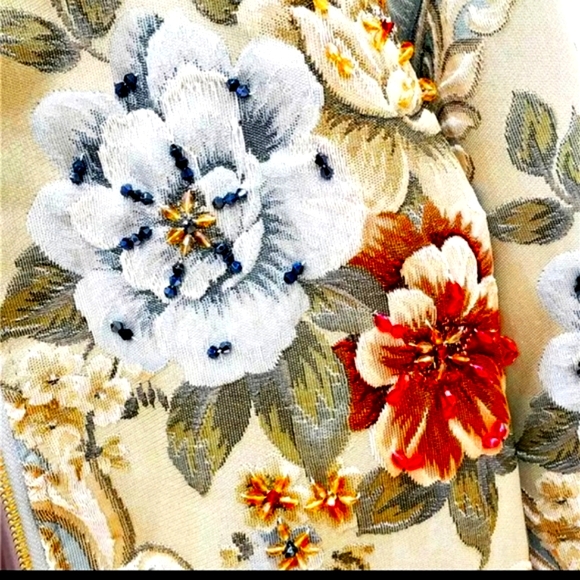 ❤️SOLD ❤️Tailored Jaquard Coat with 3D Embroidered Flowers with Beadeds. NWT. - Picture 16 of 16